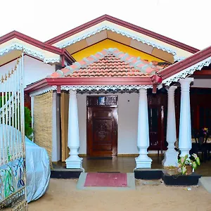 https://lakshmi-family-villa.kandyhotelsnow.com